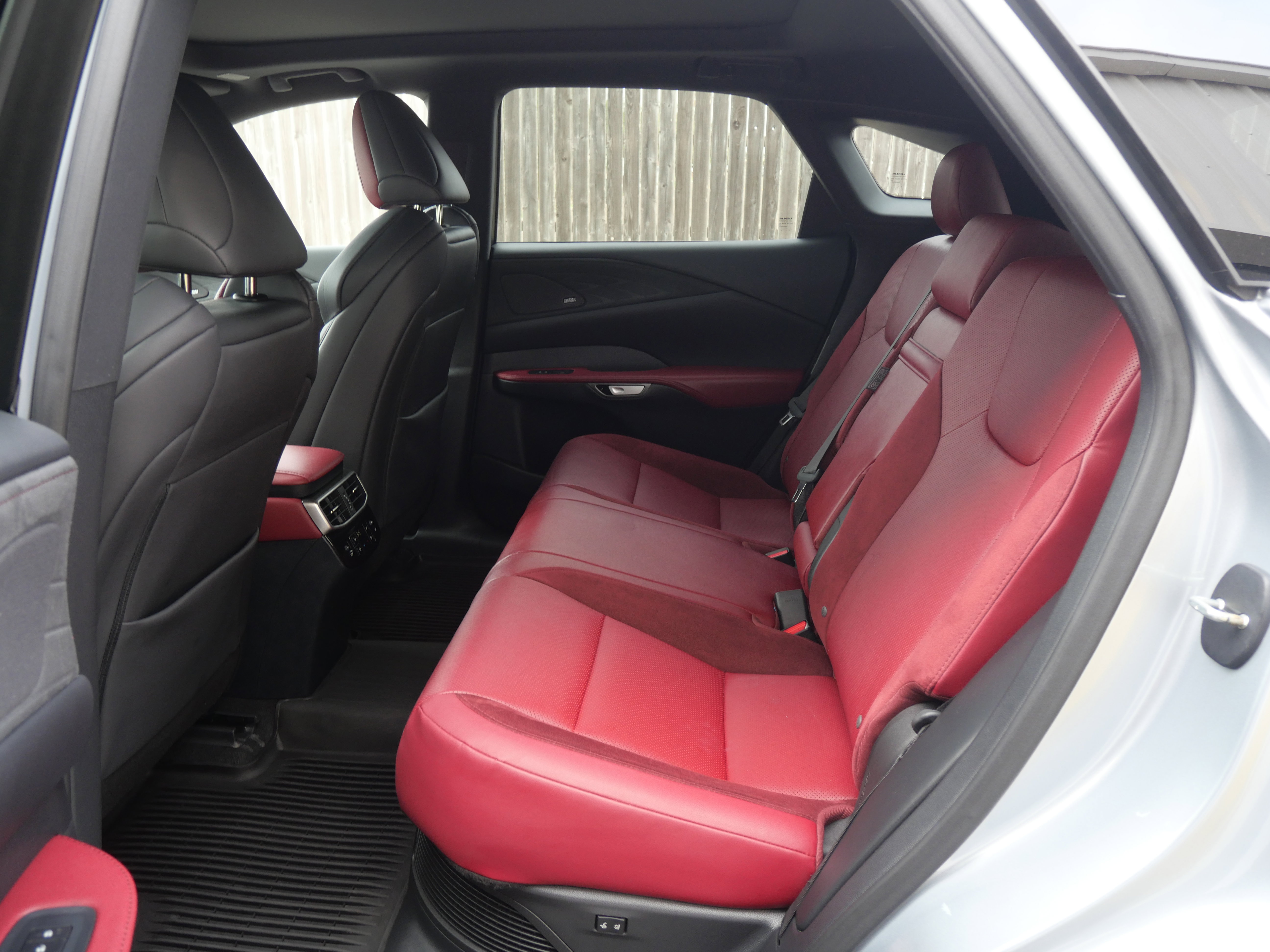 Used 2023 Lexus RX 500h F Sport image 10