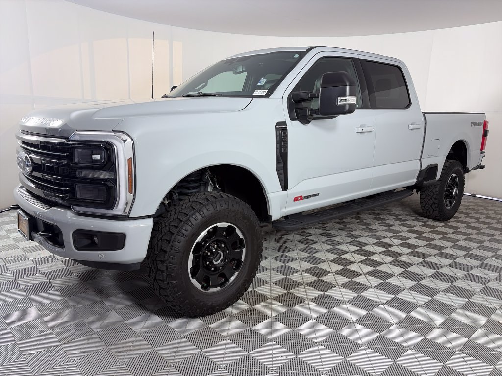 Certified 2025 Ford F350 Platinum w/ Tremor Off-Road Package AWD/4WD image 3