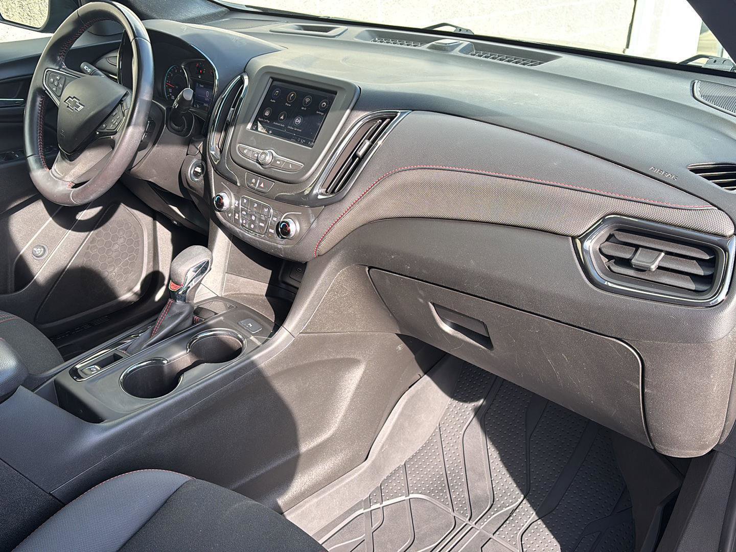 Used 2022 Chevrolet Equinox RS w/ LPO, Floor Liner Package FWD image 17
