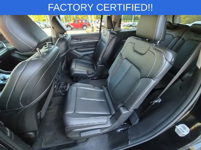 Certified 2024 Jeep Grand Cherokee L Limited w/ Black Appearance Package AWD/4WD image 32
