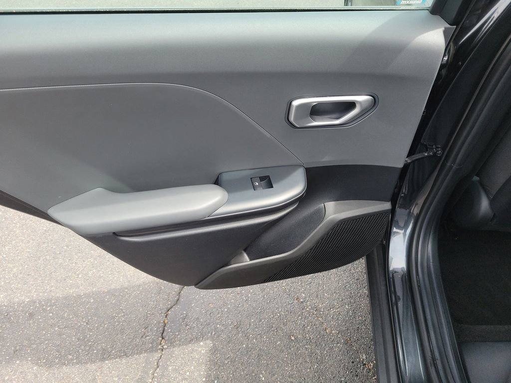Used 2025 Kia K4 FWD image 16