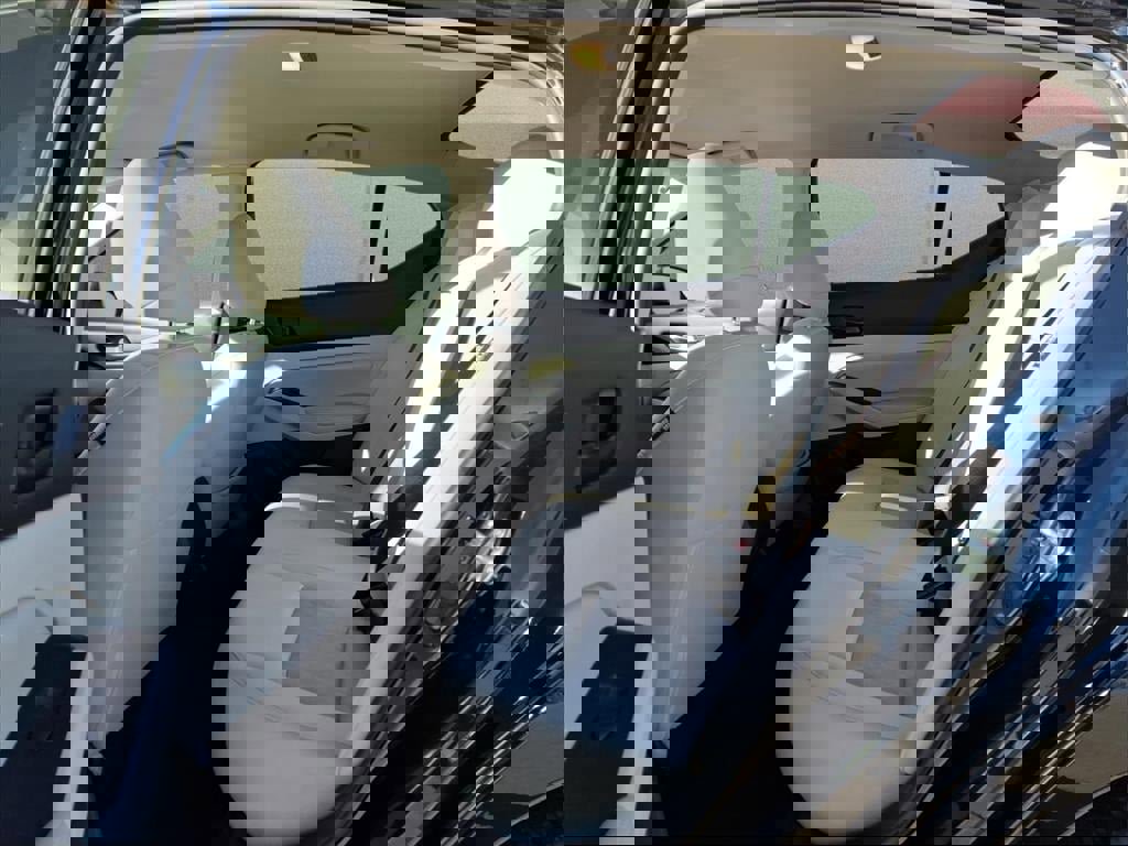 Used 2024 Nissan Altima 2.5 SV image 10