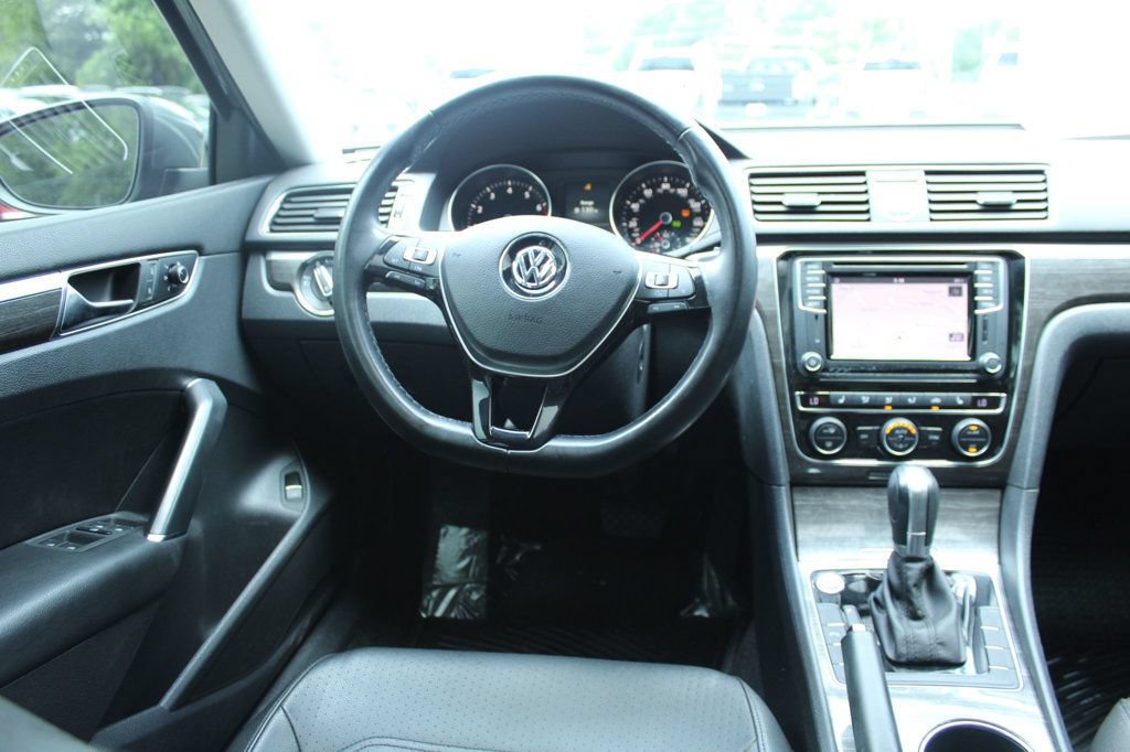 Used 2017 Volkswagen Passat 1.8T SE FWD image 15