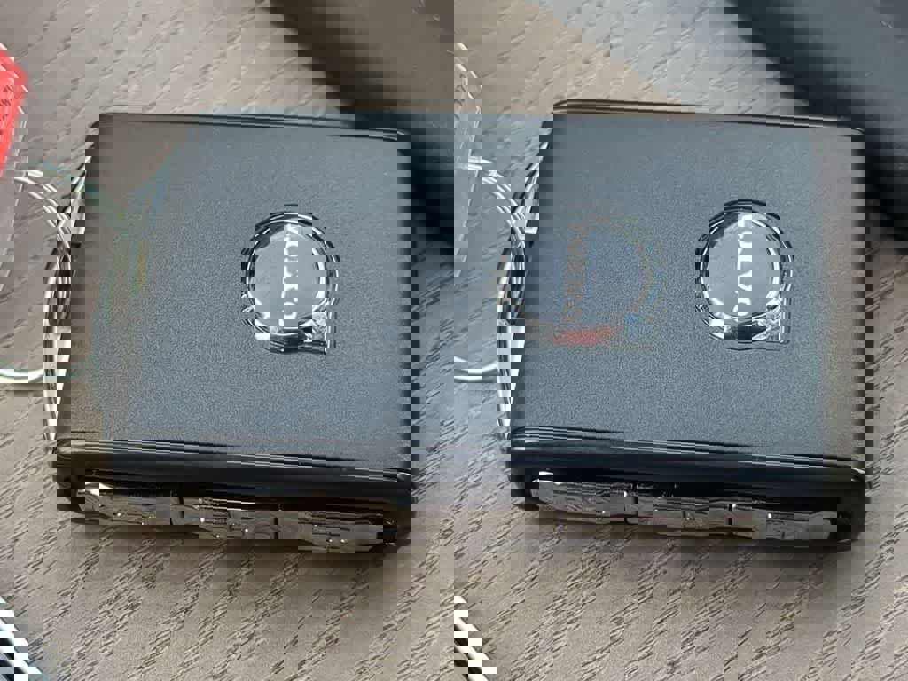 New 2026 Volvo XC90 B6 Plus w/ Protection Package Premier image 32