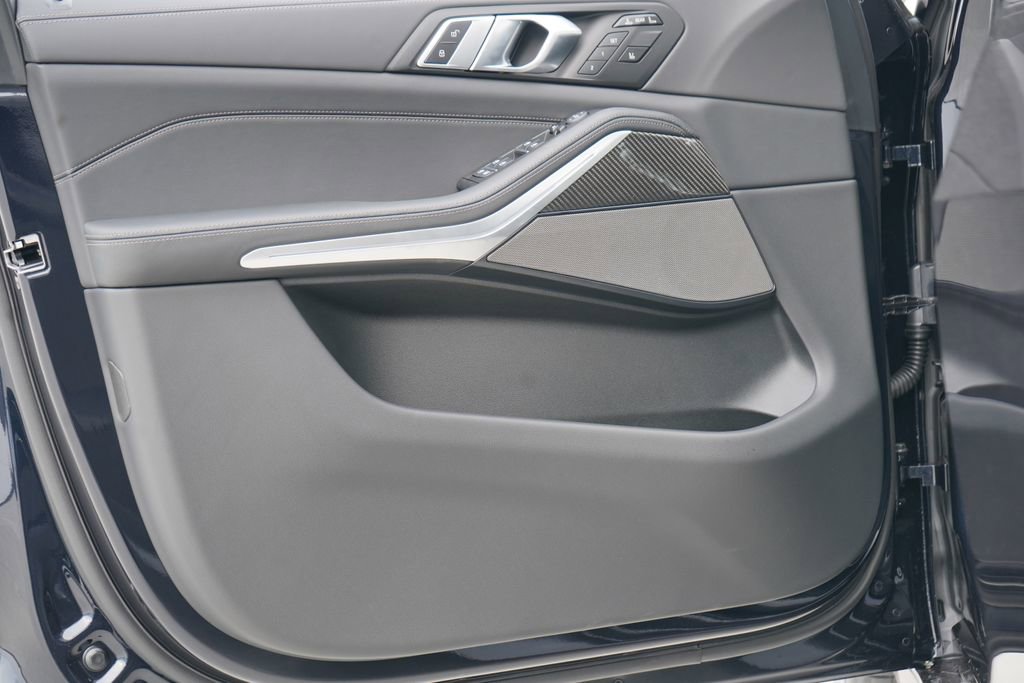New 2026 BMW X7 M60i image 9