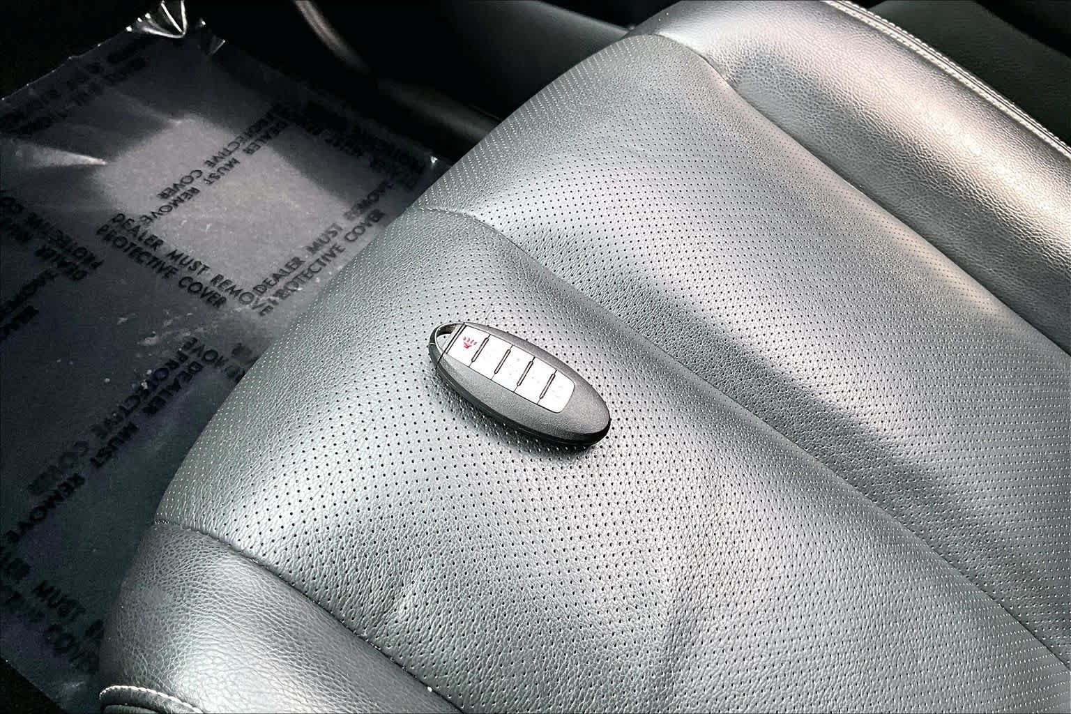 Used 2018 Nissan Murano SL w/ Midnight Edition Package FWD image 14