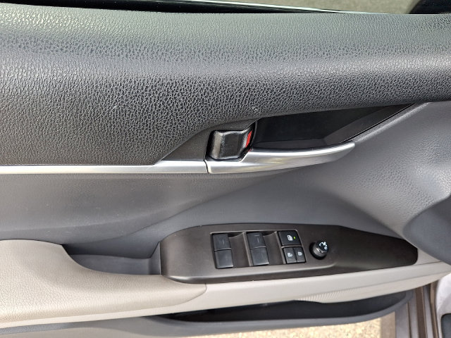 Used 2023 Toyota Camry LE FWD image 11