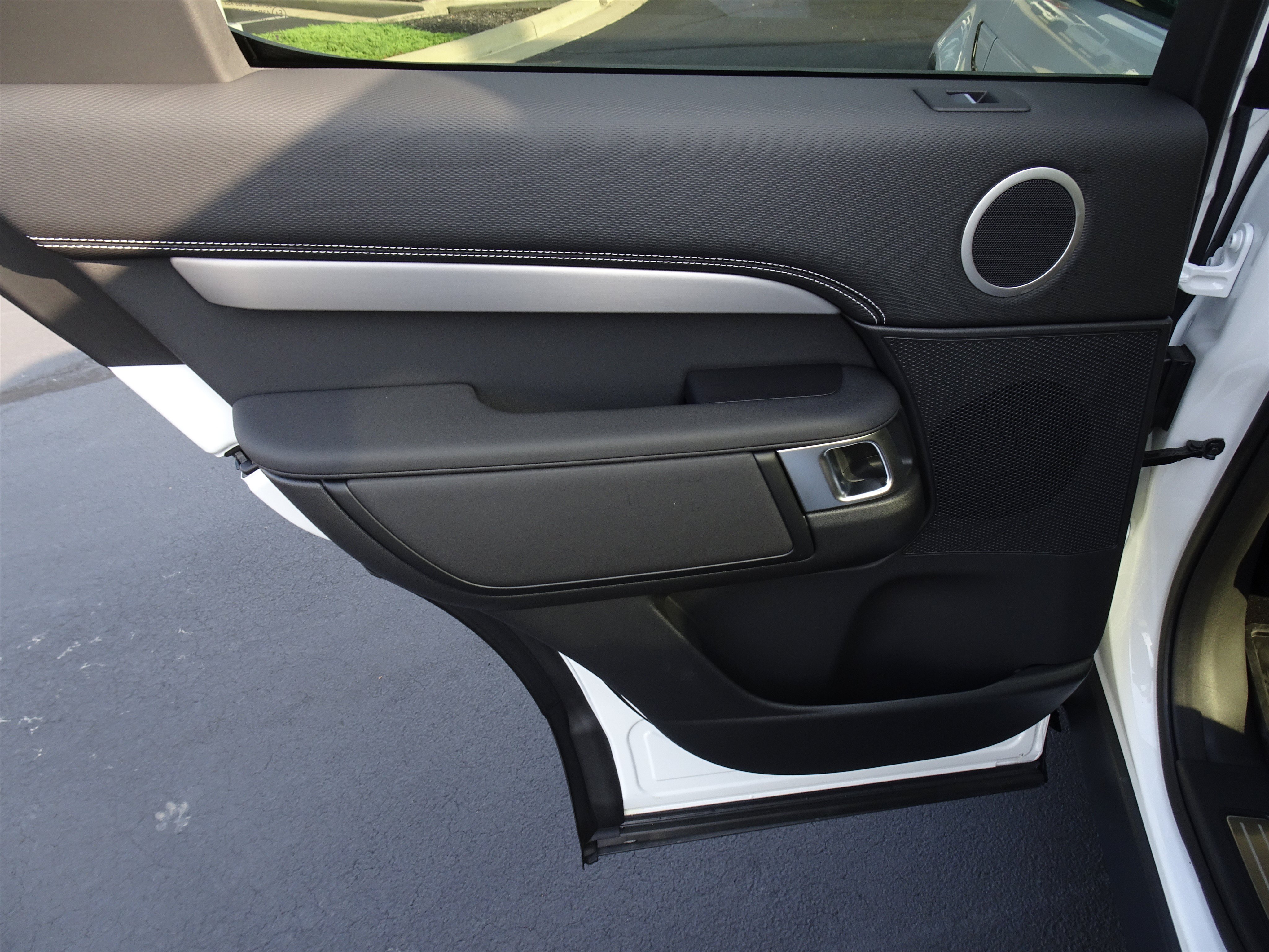 New 2026 Land Rover Discovery Dynamic SE AWD/4WD image 22