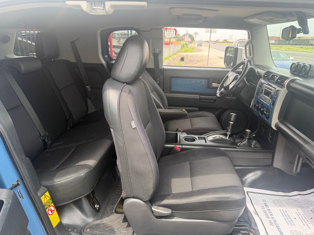 Used 2012 Toyota FJ Cruiser 4WD w/ Upgrade Pkg image 27