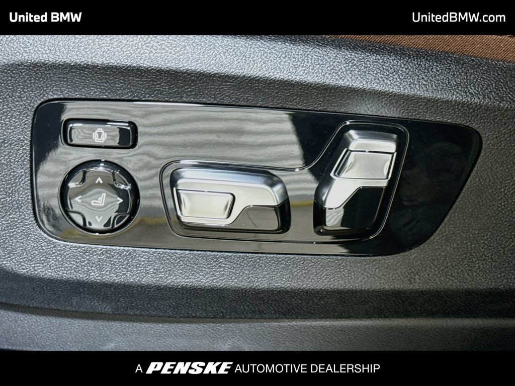 New 2027 BMW X7 xDrive40i w/ M Sport Package AWD/4WD image 4