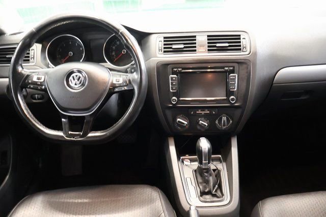 Used 2015 Volkswagen Jetta SE image 23