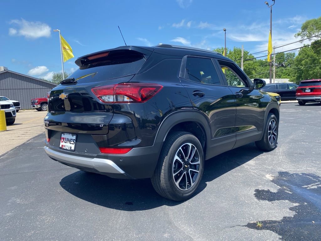 Used 2024 Chevrolet TrailBlazer LT w/ Driver Confidence Package image 8