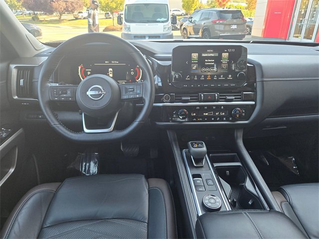 Used 2023 Nissan Pathfinder Platinum image 21