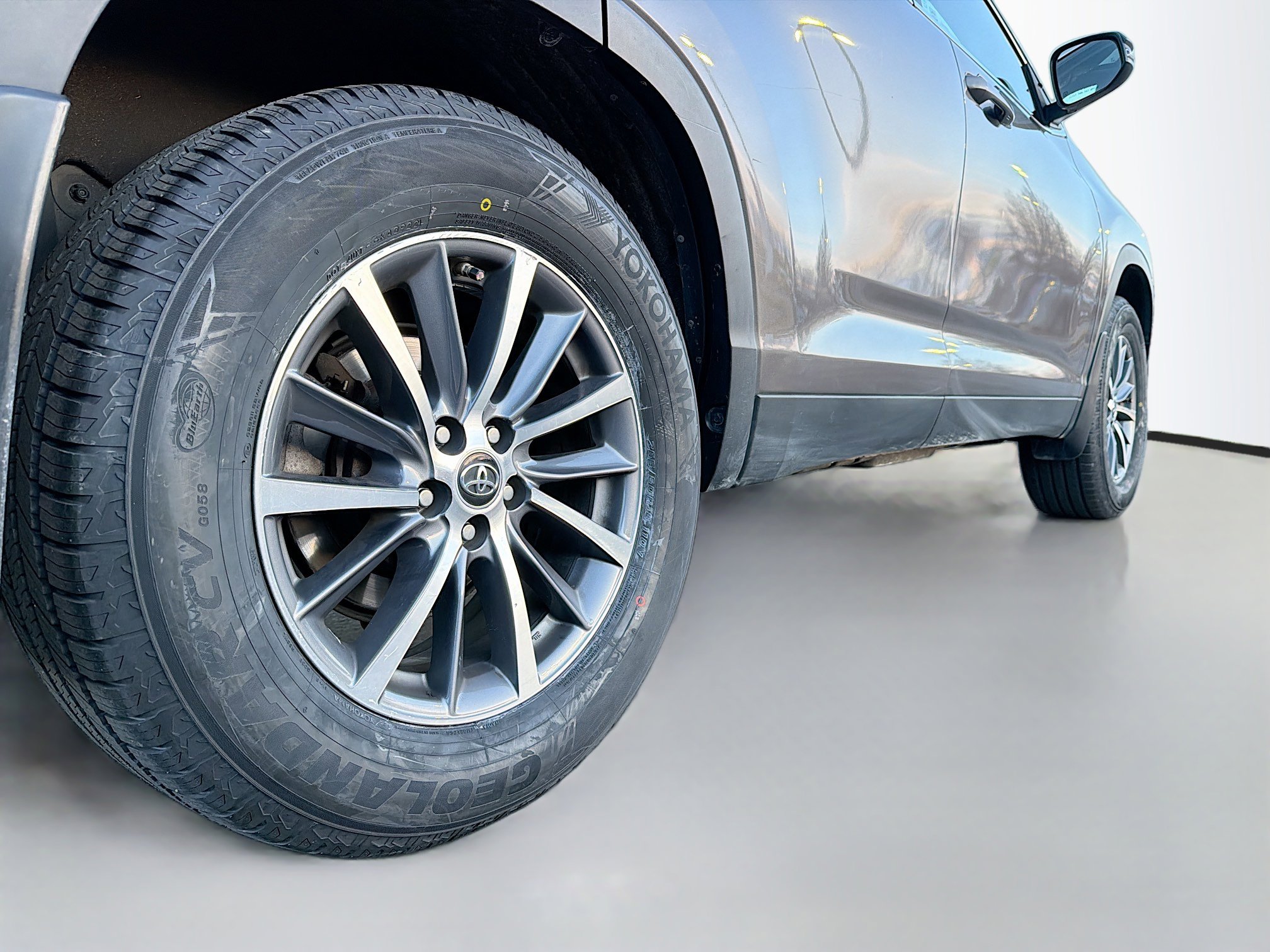 Used 2019 Toyota Highlander XLE image 14