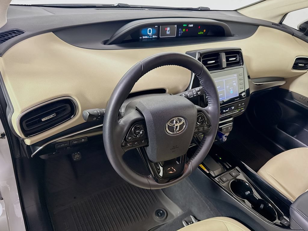 Certified 2022 Toyota Prius XLE FWD image 9
