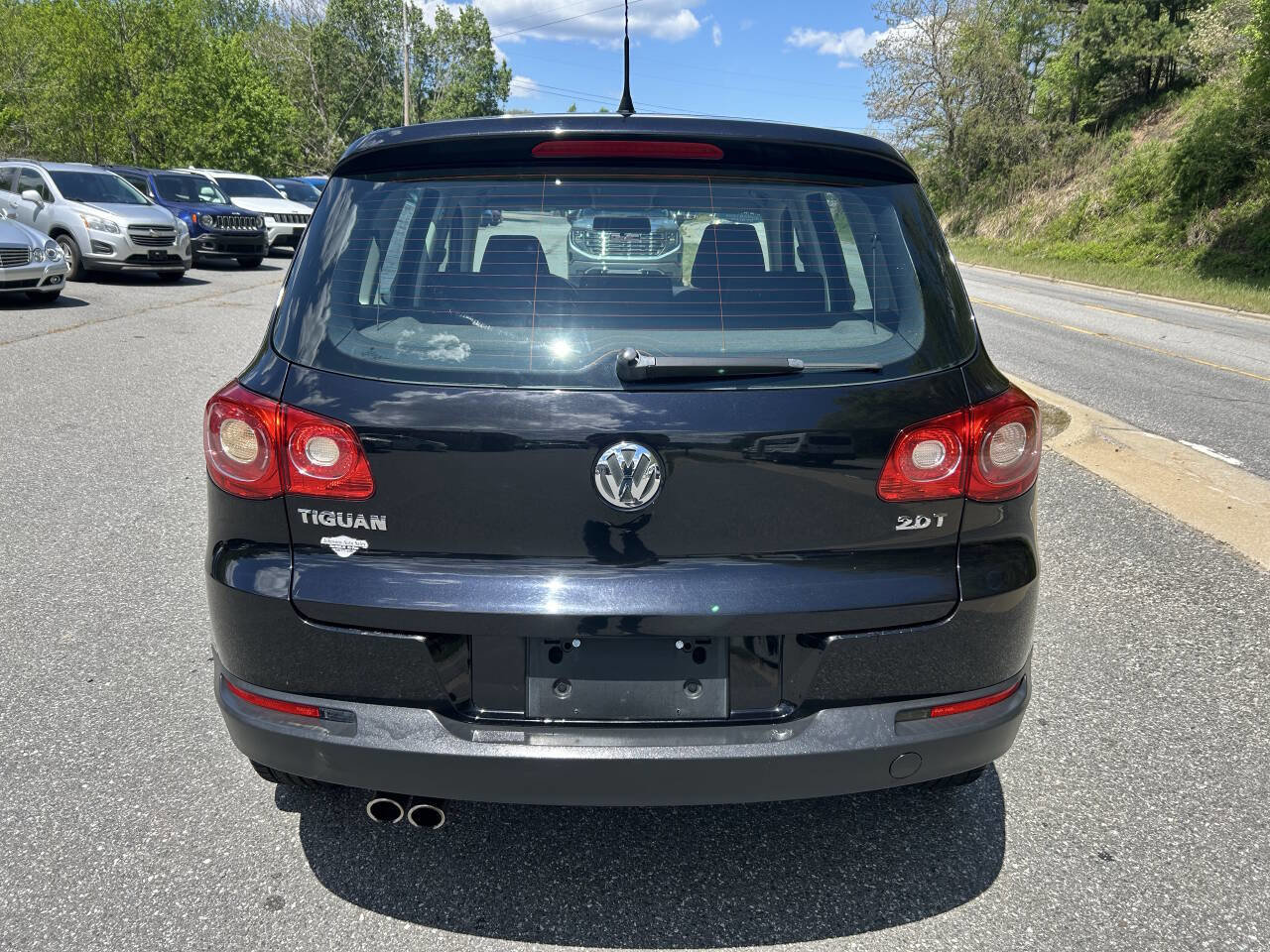 Used 2011 Volkswagen Tiguan S FWD image 7