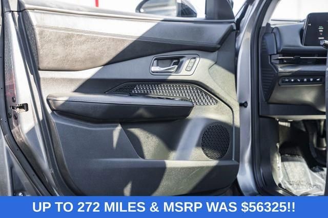 Used 2023 Nissan Ariya AWD image 36