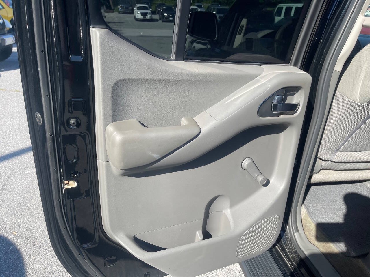 Used 2012 Nissan Frontier S AWD/4WD image 18