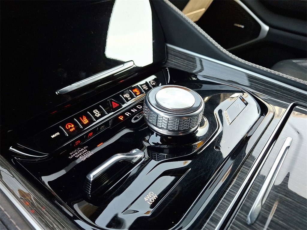 Used 2022 Jeep Wagoneer Series III w/ Convenience Group I image 15