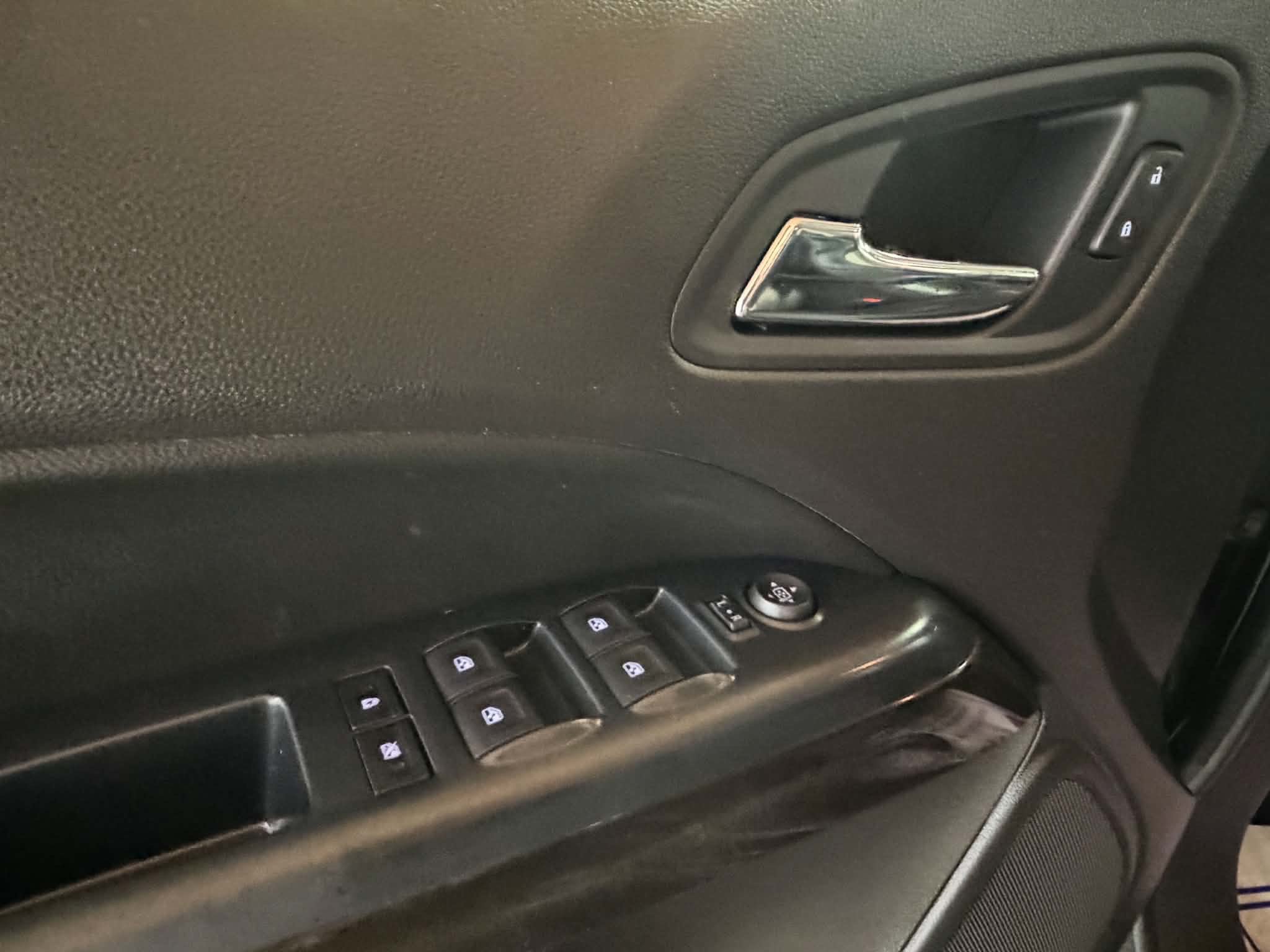 Used 2015 GMC Canyon SLT w/ Driver Alert Package AWD/4WD image 35