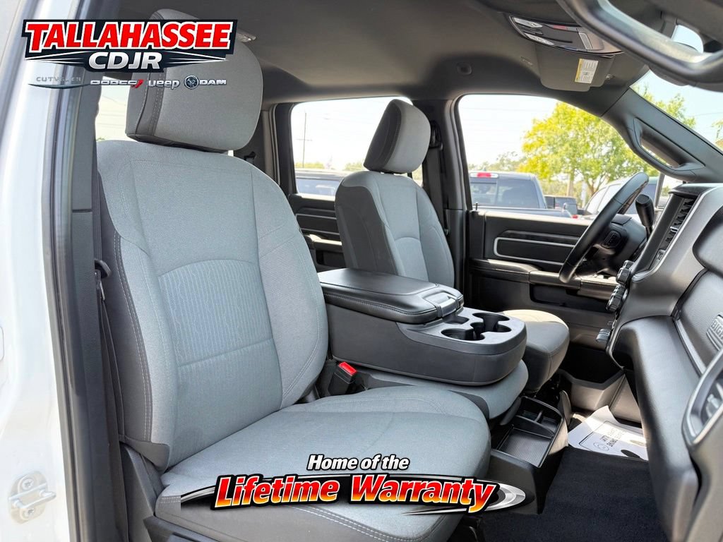 Used 2024 RAM 3500 Big Horn AWD/4WD image 35