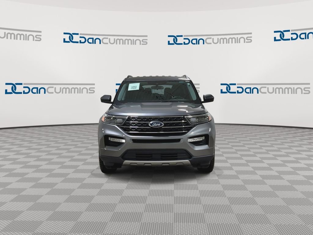 Used 2022 Ford Explorer XLT w/ Equipment Group 202A AWD/4WD image 3