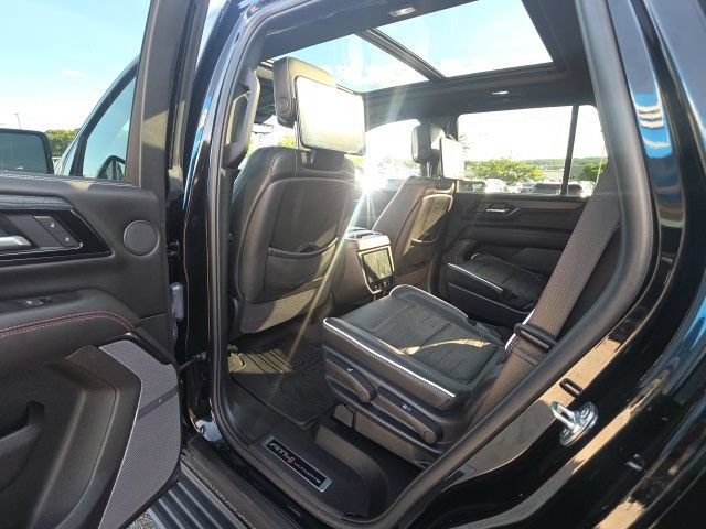 Used 2025 GMC Yukon AT4 Ultimate AWD/4WD image 30