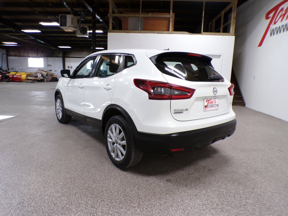 Used 2021 Nissan Rogue Sport S image 3