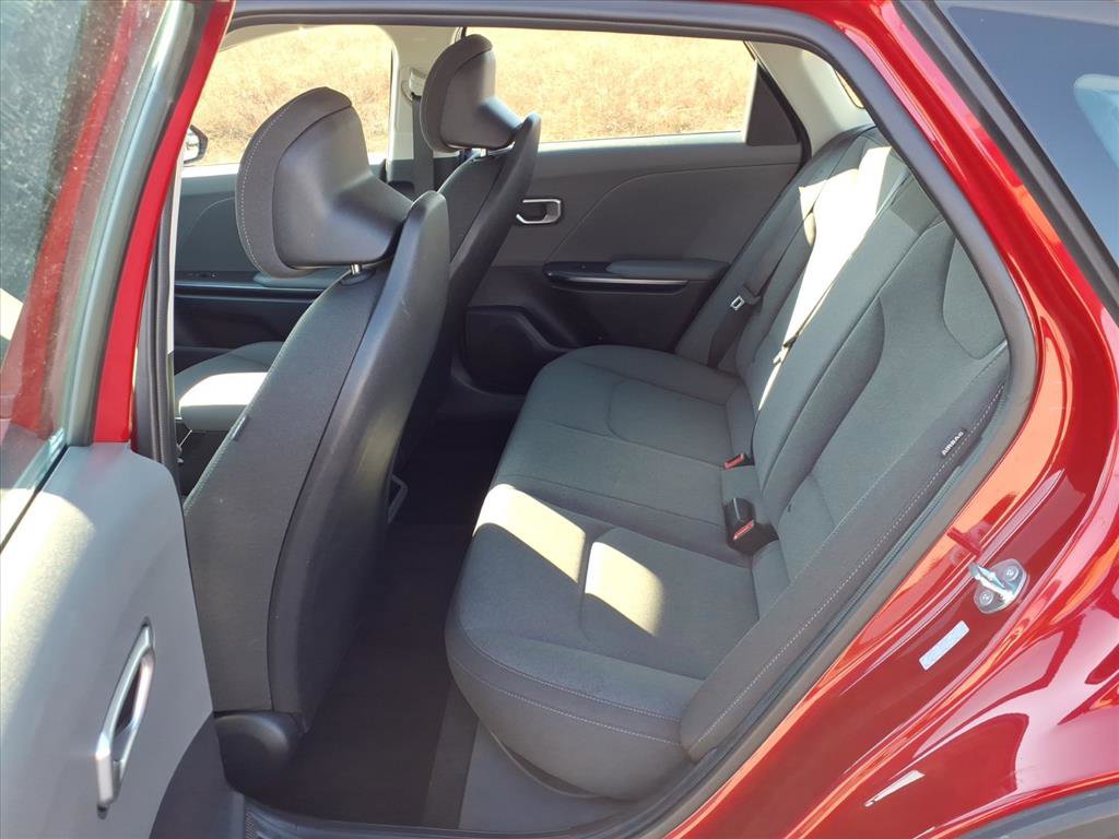 Used 2025 Kia K4 LXS image 11