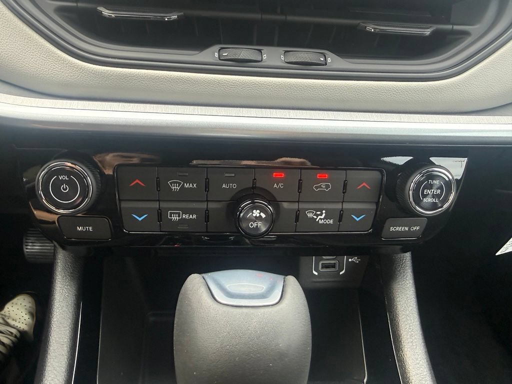 New 2026 Jeep Compass Limited w/ Sun, Sound & Navigation Group AWD/4WD image 23