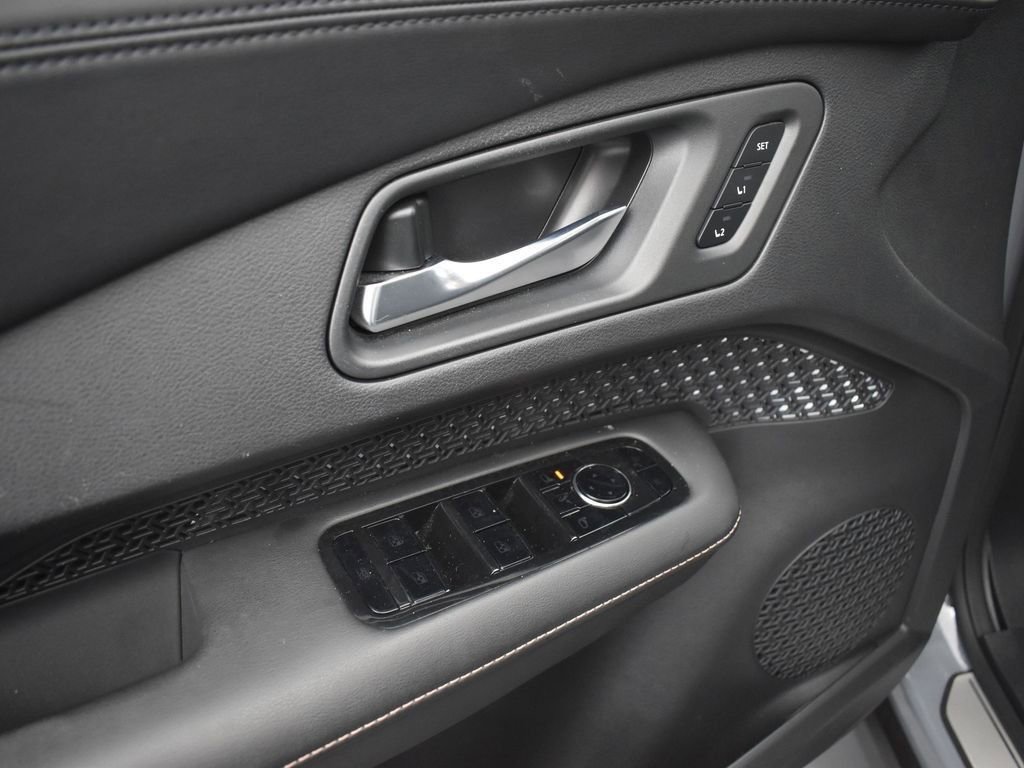 Used 2023 Nissan Ariya AWD image 27