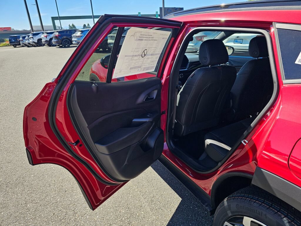 New 2026 Chevrolet Trax RS w/ Driver Confidence Package FWD image 21