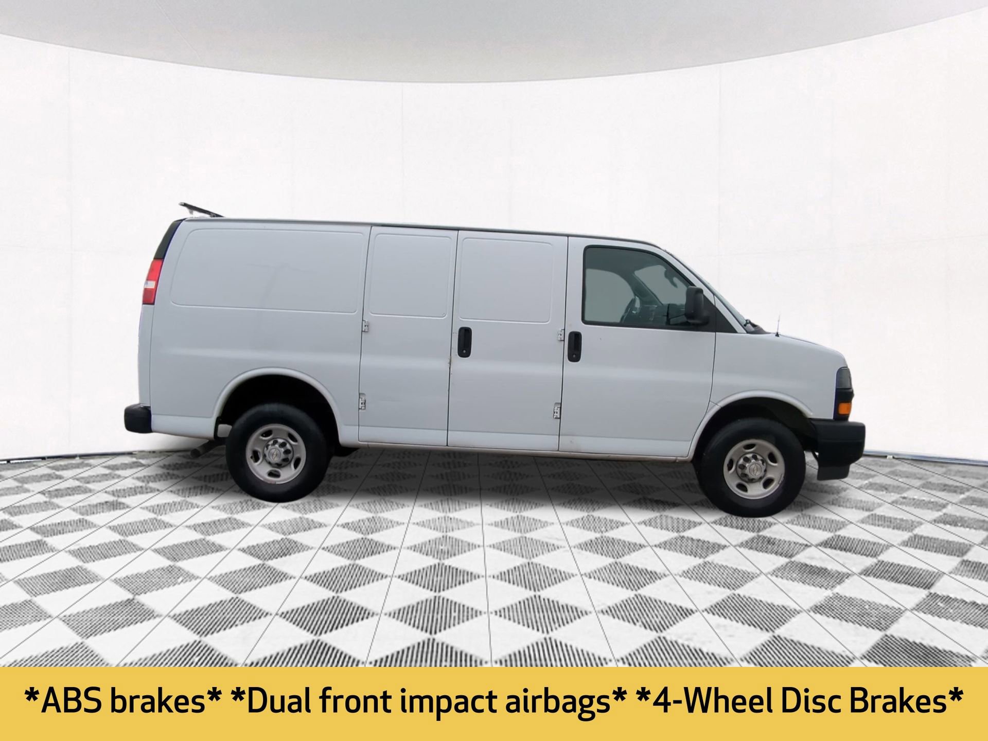 Used 2020 Chevrolet Express 2500 image 9