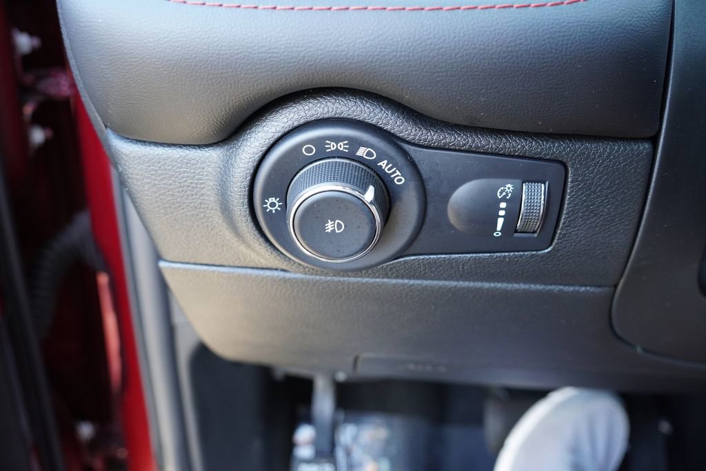 Certified 2023 Dodge Durango R/T w/ Tow 'N Go Package image 28