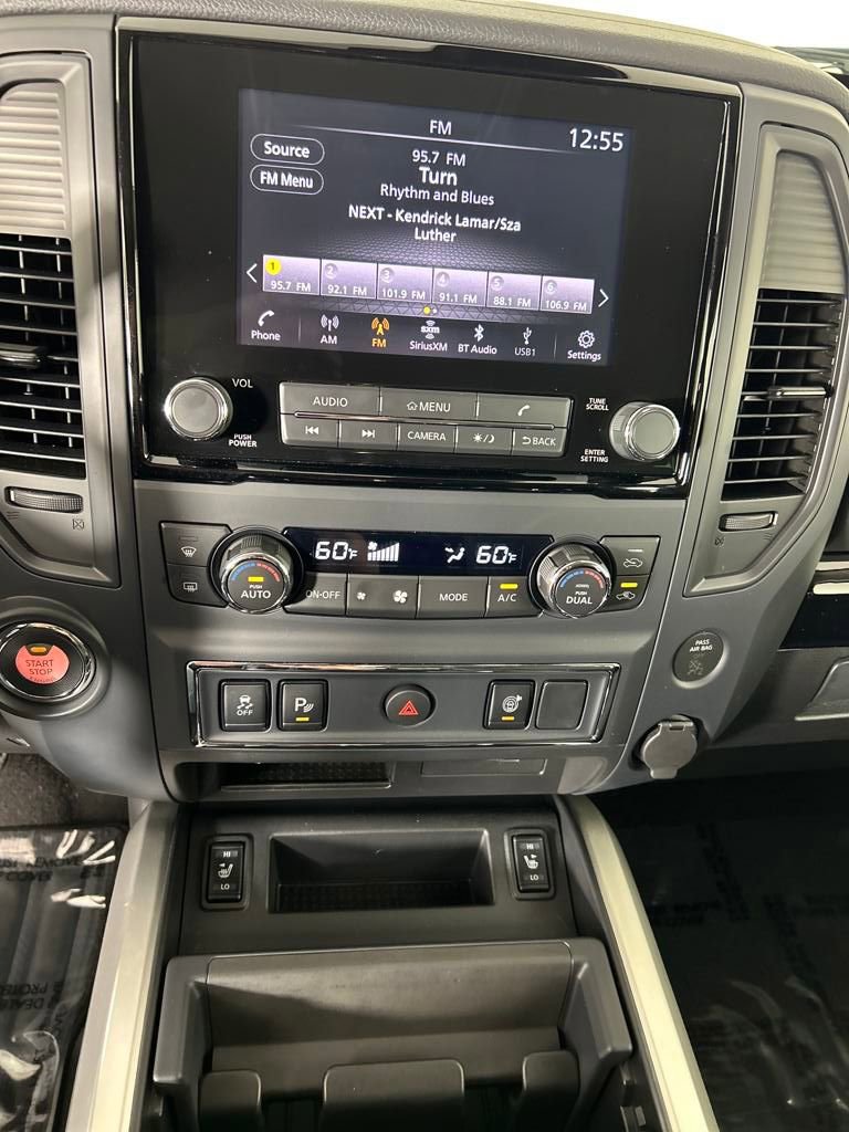 Used 2024 Nissan Titan SV w/ SV Convenience Package image 22