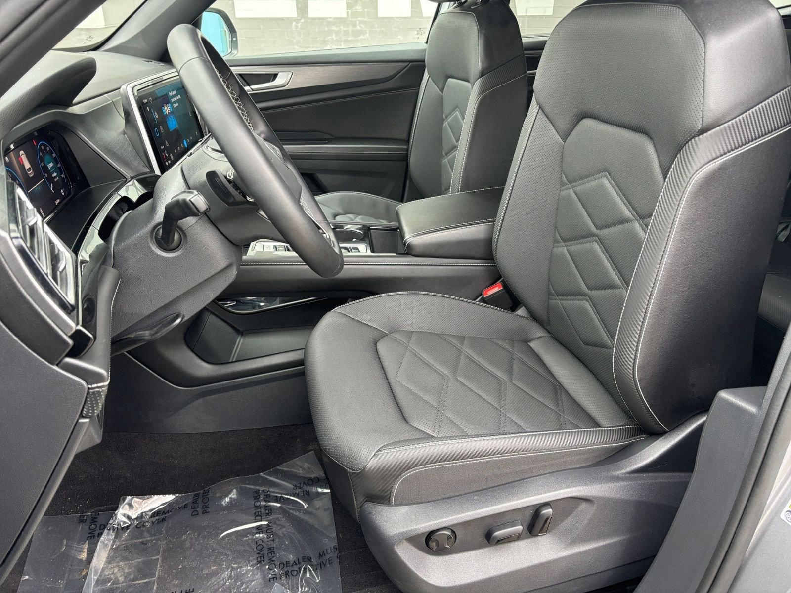 Used 2025 Volkswagen Atlas Cross Sport SE image 32