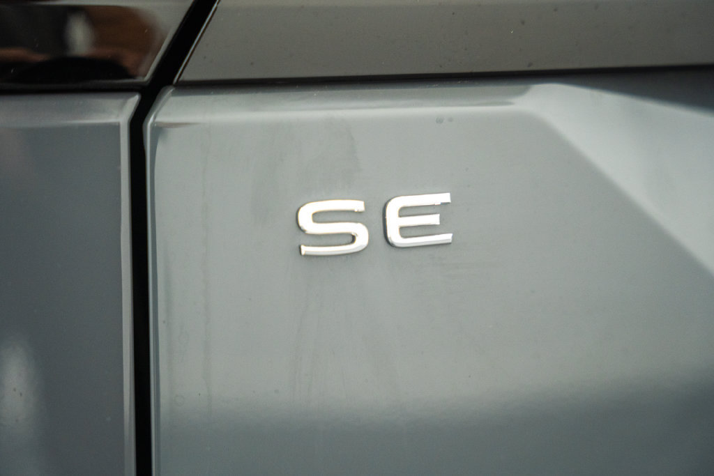 Used 2025 Volkswagen Atlas Peak Edition SE AWD/4WD image 10