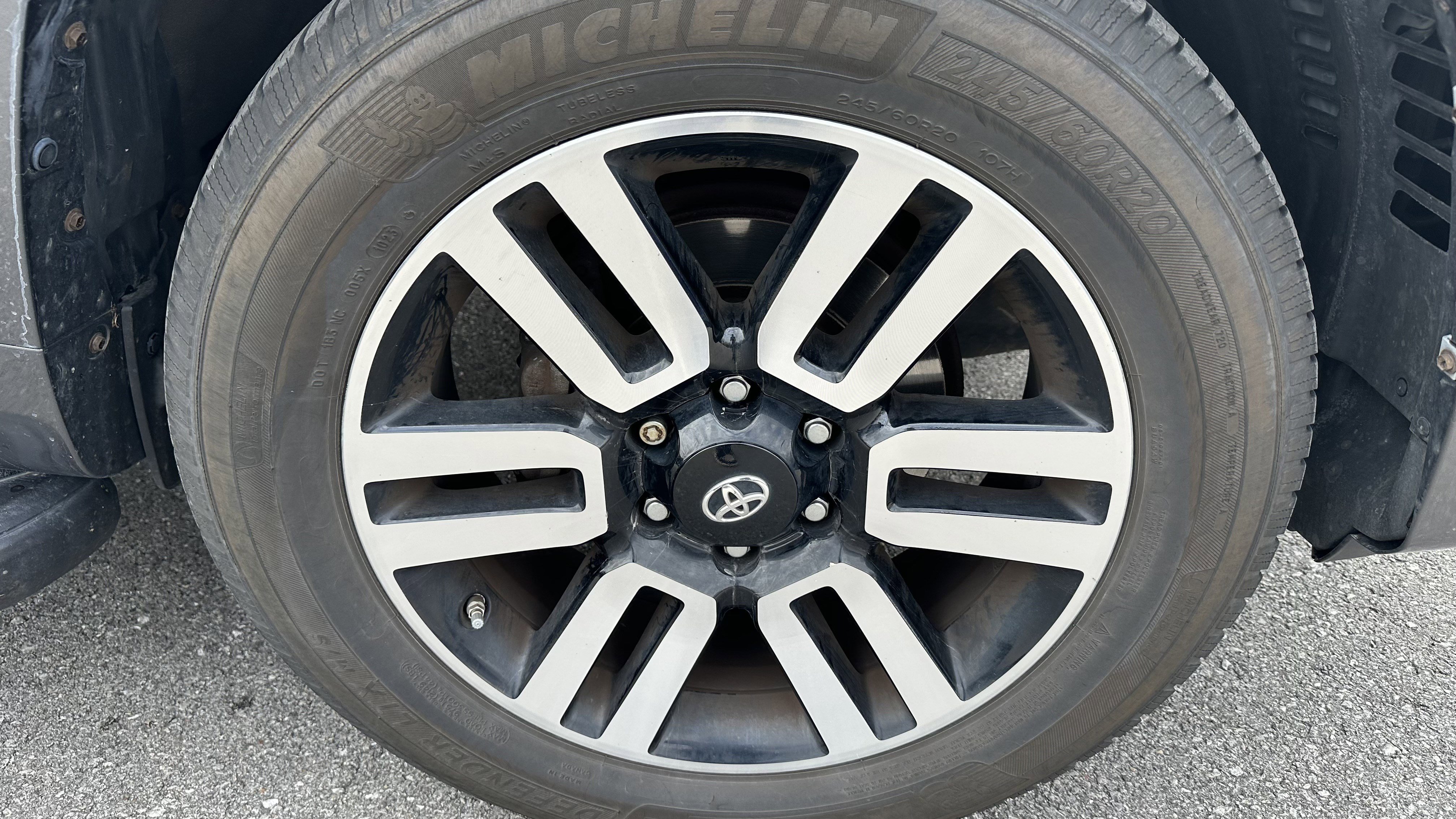 Used 2015 Toyota 4Runner Limited image 15