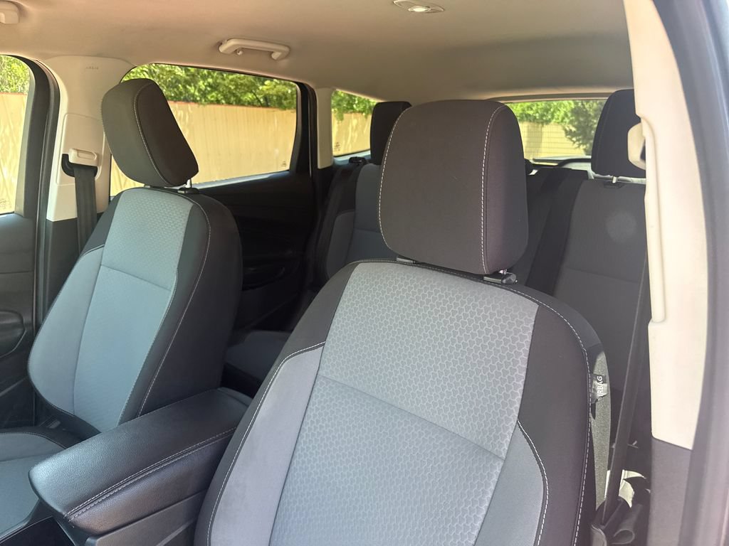 Used 2018 Ford Escape SE w/ SE Sync 3 Package AWD/4WD image 12