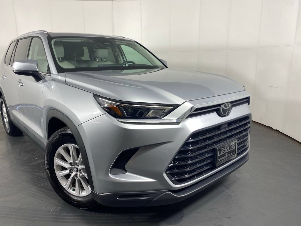Used 2025 Toyota Grand Highlander FWD image 3