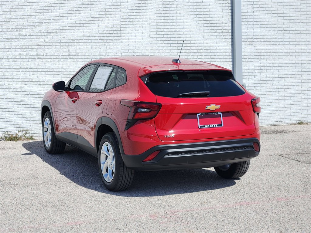 New 2026 Chevrolet Trax LS w/ LS Convenience Package image 3