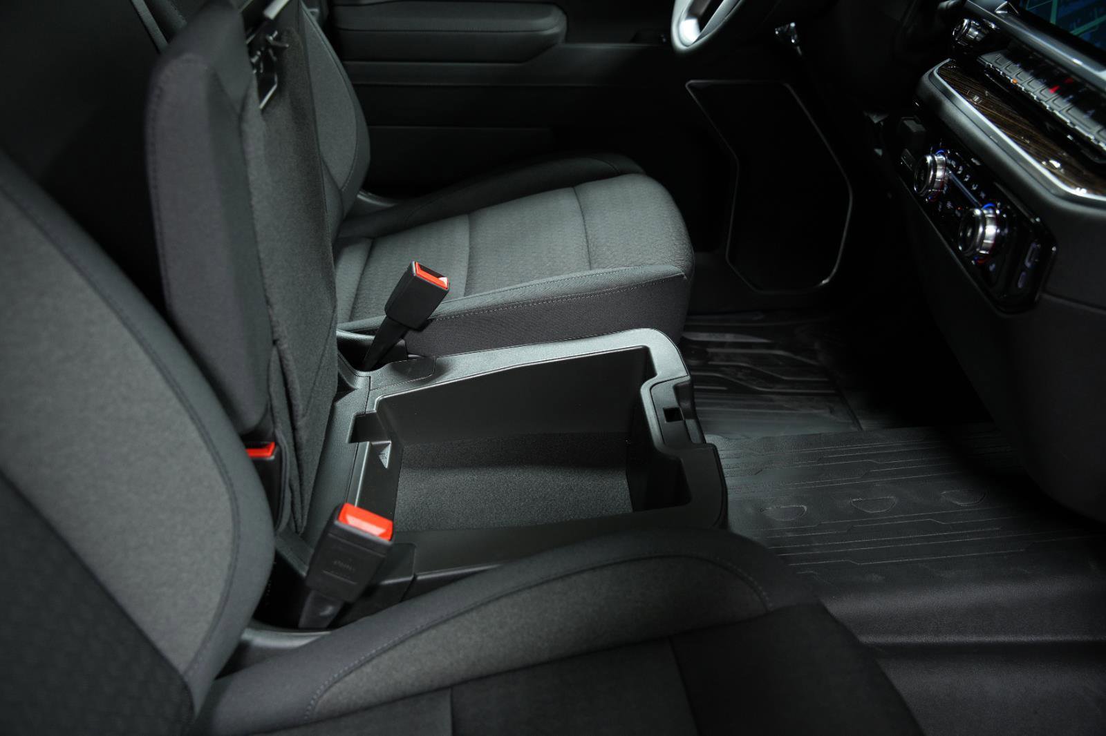 New 2026 GMC Sierra 1500 SLE image 18