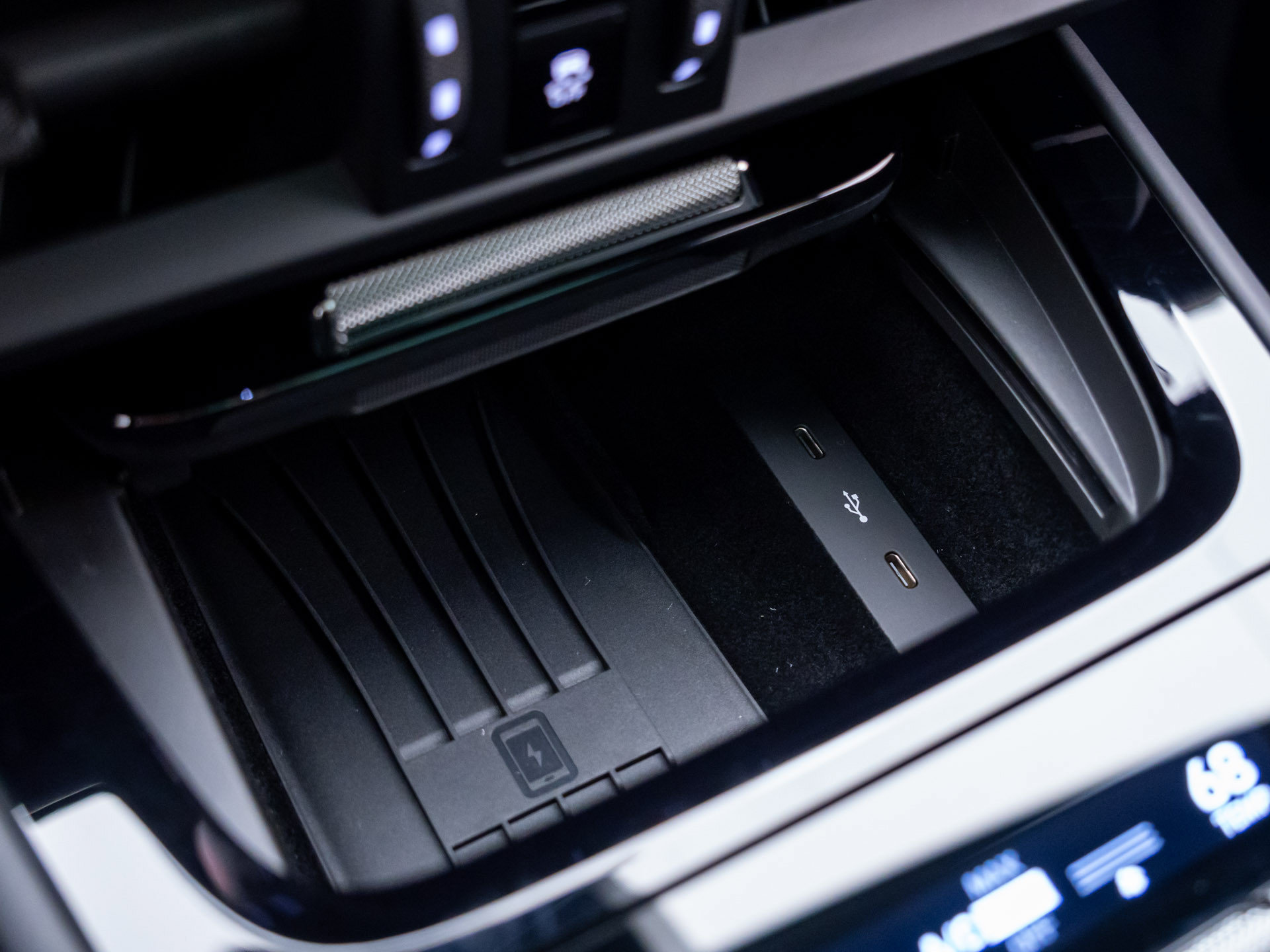 Certified 2025 Porsche Cayenne S AWD/4WD image 26