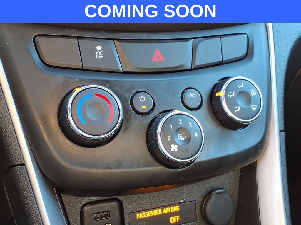 Used 2022 Chevrolet Trax LT w/ LT Convenience Package AWD/4WD image 24