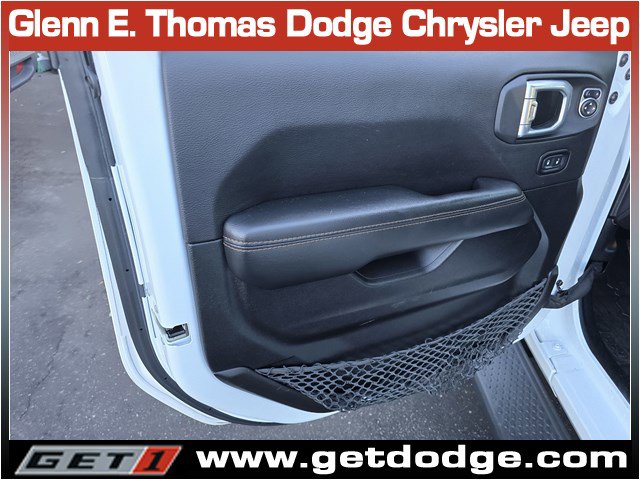 Used 2022 Jeep Wrangler Unlimited Sahara image 24