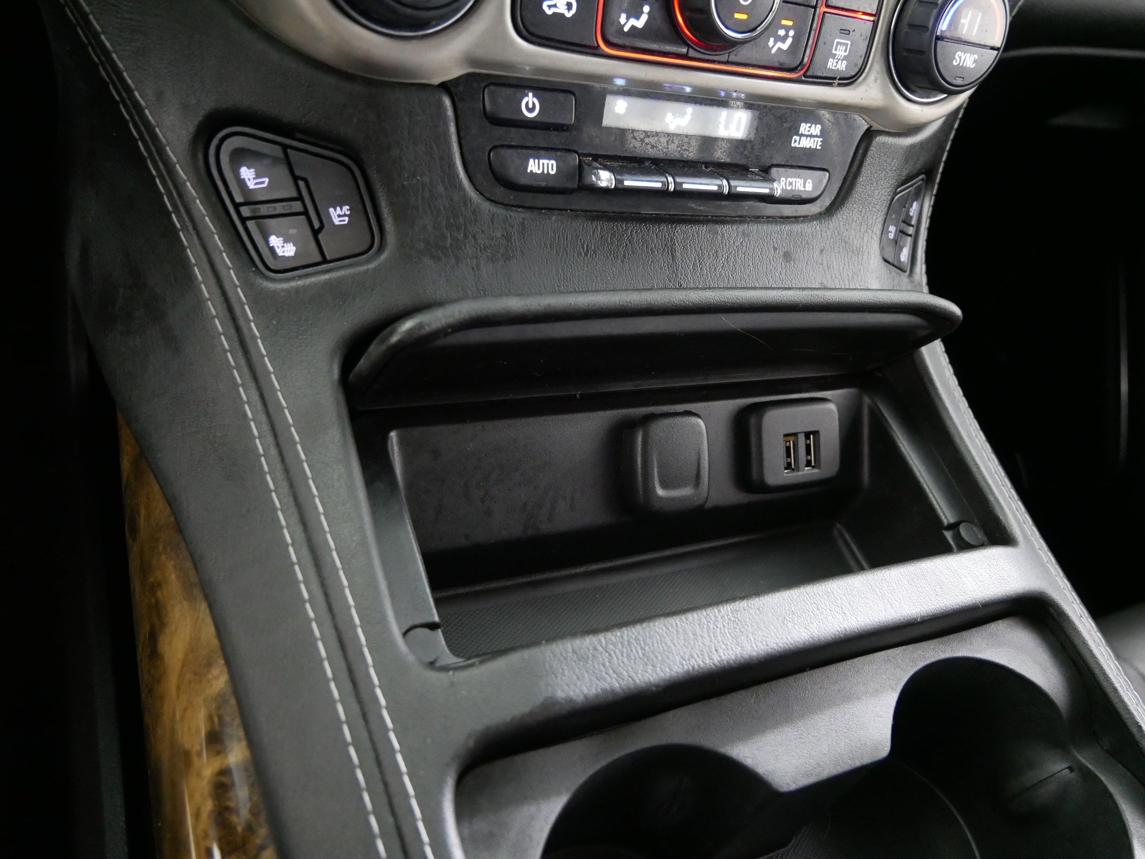 Used 2015 GMC Yukon Denali w/ Open Road Package image 30