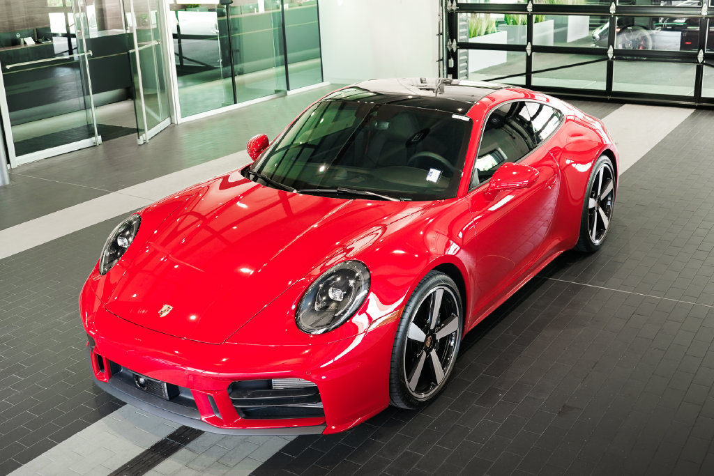 Used 2025 Porsche 911 Carrera RWD image 8