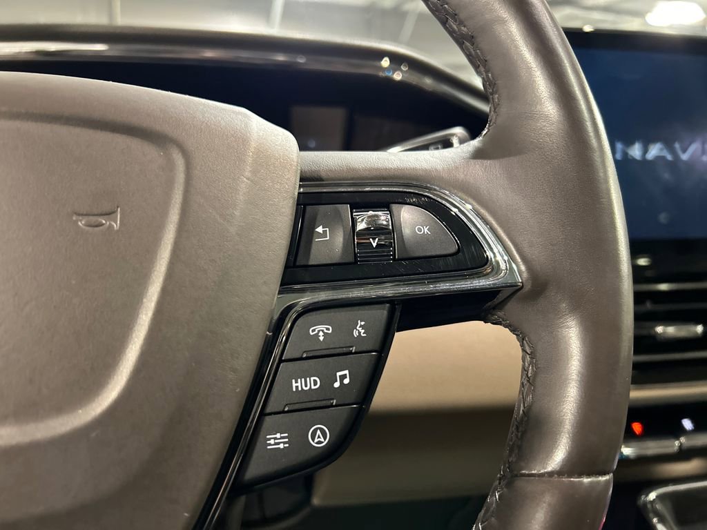 Used 2023 Lincoln Navigator L Reserve AWD/4WD image 13
