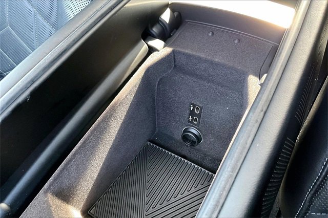 Used 2023 BMW 760i xDrive image 25