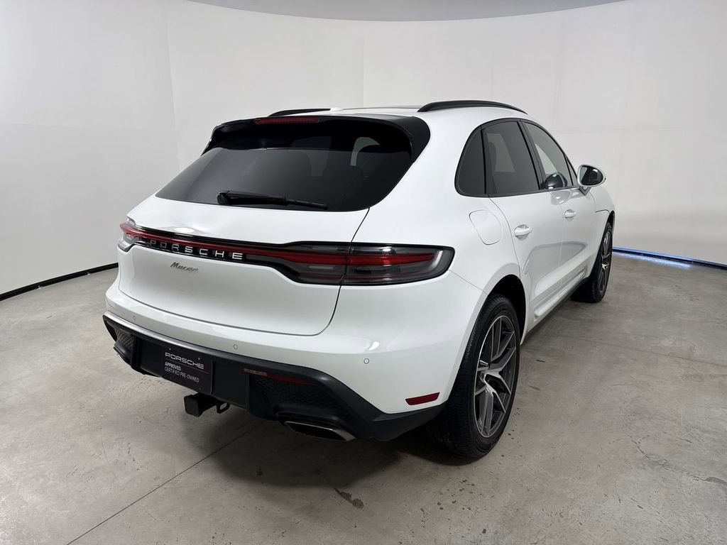 Certified 2025 Porsche Macan image 7